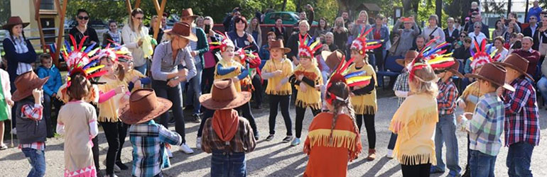 Osnovnoškolci i vrtićanci na obljetnici obilježavanja povratka lipicanaca