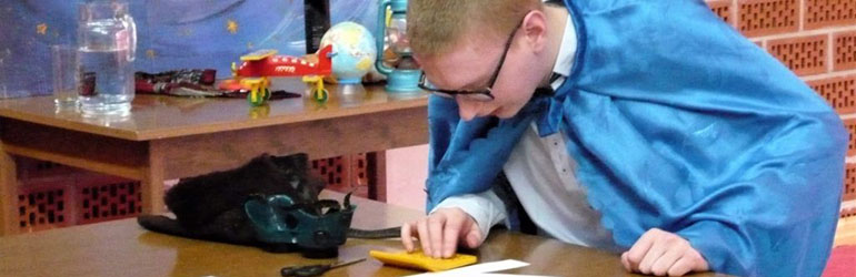 Učenici scenskim prikazom učili o romanu Mali princ