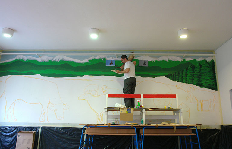 Oslikavanje zida, osnovna škola u Ličkom Osiku 2011.