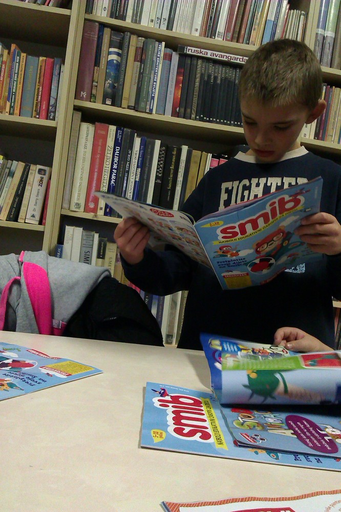 Leo obožava Smibove slikopriče i postere.
