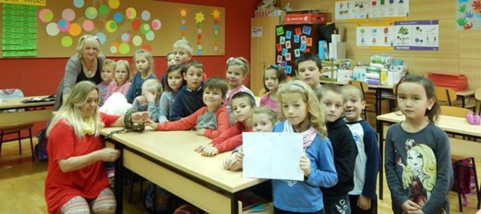 Da zmije nisu ni hladne ni ljigave uvjerili su se prvašići IV. osnovne škole Varaždin. Njihov gost bio je Mali princ, kraljevski piton, kućni ljubimac Spomenke Silvije Lazar. 