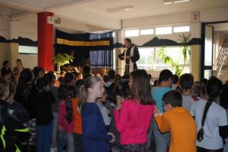 Dani Zahvalnosti za plodova zemlje obilježeni su u OŠ Domovinske zahvalnosti Knin mnogobrojnim izložbama plodova zemlje i zadivljujućim kreacijama mirisnih oblika kruha. 