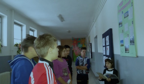 Veliko zanimanje učenika izazvale su fotografije i podatci o pet najboljih australskih sveučilišta na posebnom plakatu.