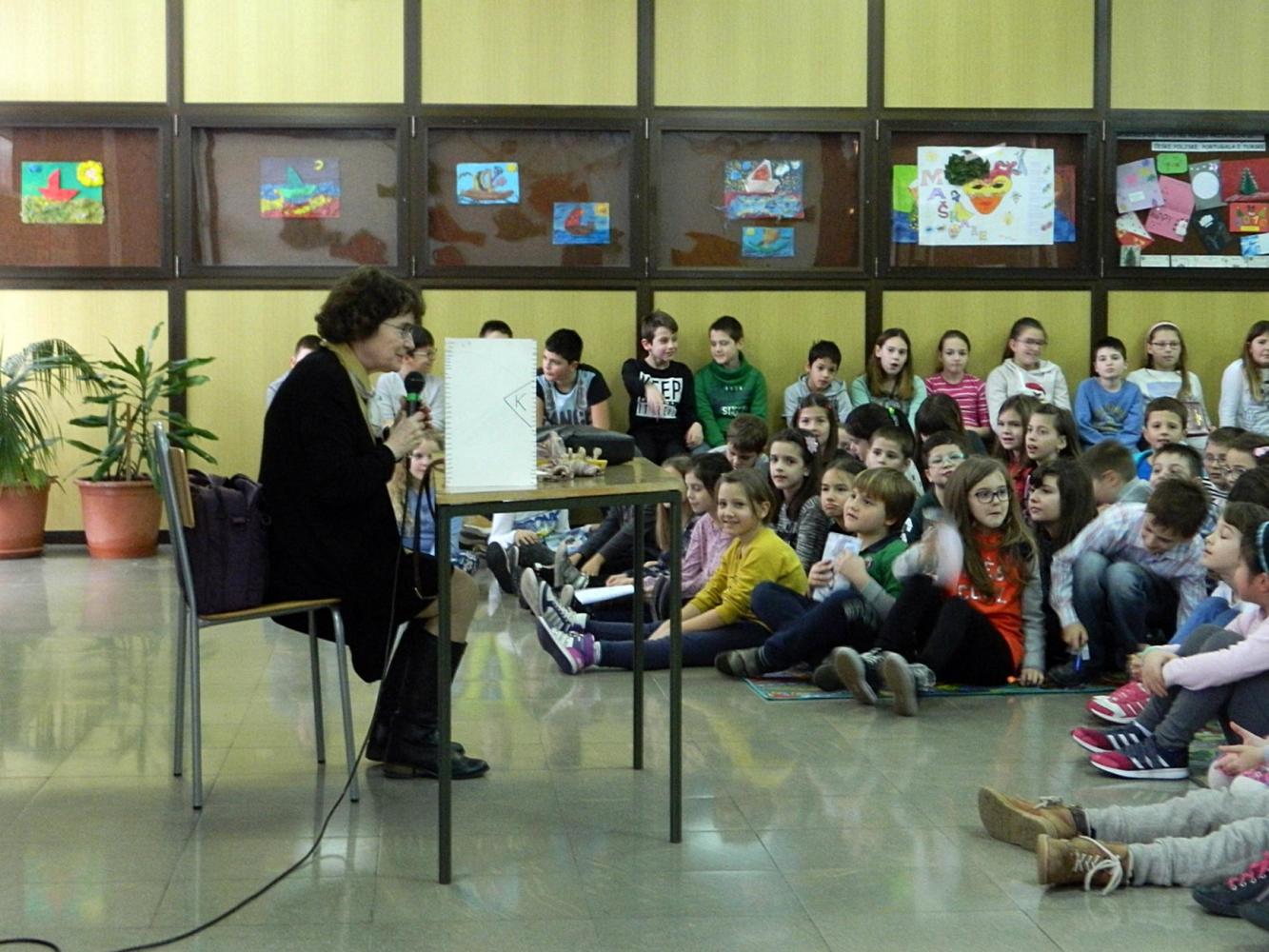 U Osnovnoj školi Jurja Šižgorića u Šibeniku organiziran je susret s omiljenom dječjom književnicom Željkom Horvat-Vukelja. Susret je upriličen za učenike i  učiteljice nižih razreda.