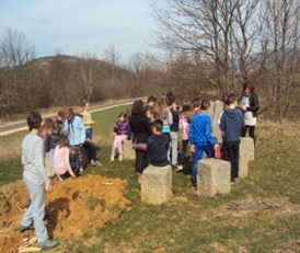 U Žminju, malome mjestu u središnjoj Istri, nalazi se OŠ Vladimira Gortana. Nastavu u školi pohađa tristotinjak učenika iz Žminja i 112 okolnih sela. 