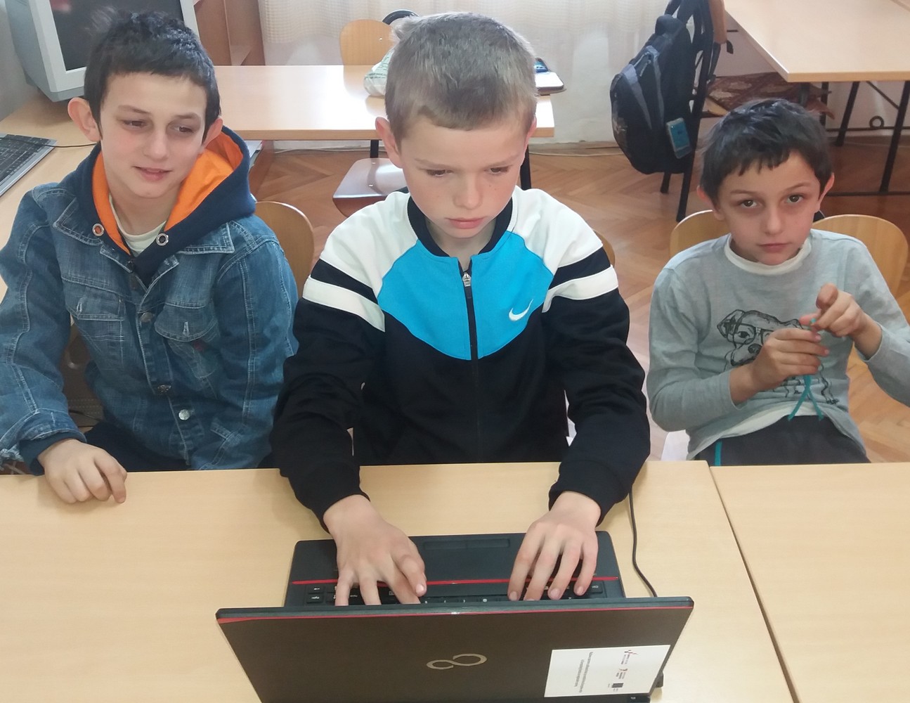 Školske 2014./2015. godine počela sam izrađivati nastavne digitalne materijale. Cilj je bio prilagoditi nastavu potrebama djece digitalne generacije. 