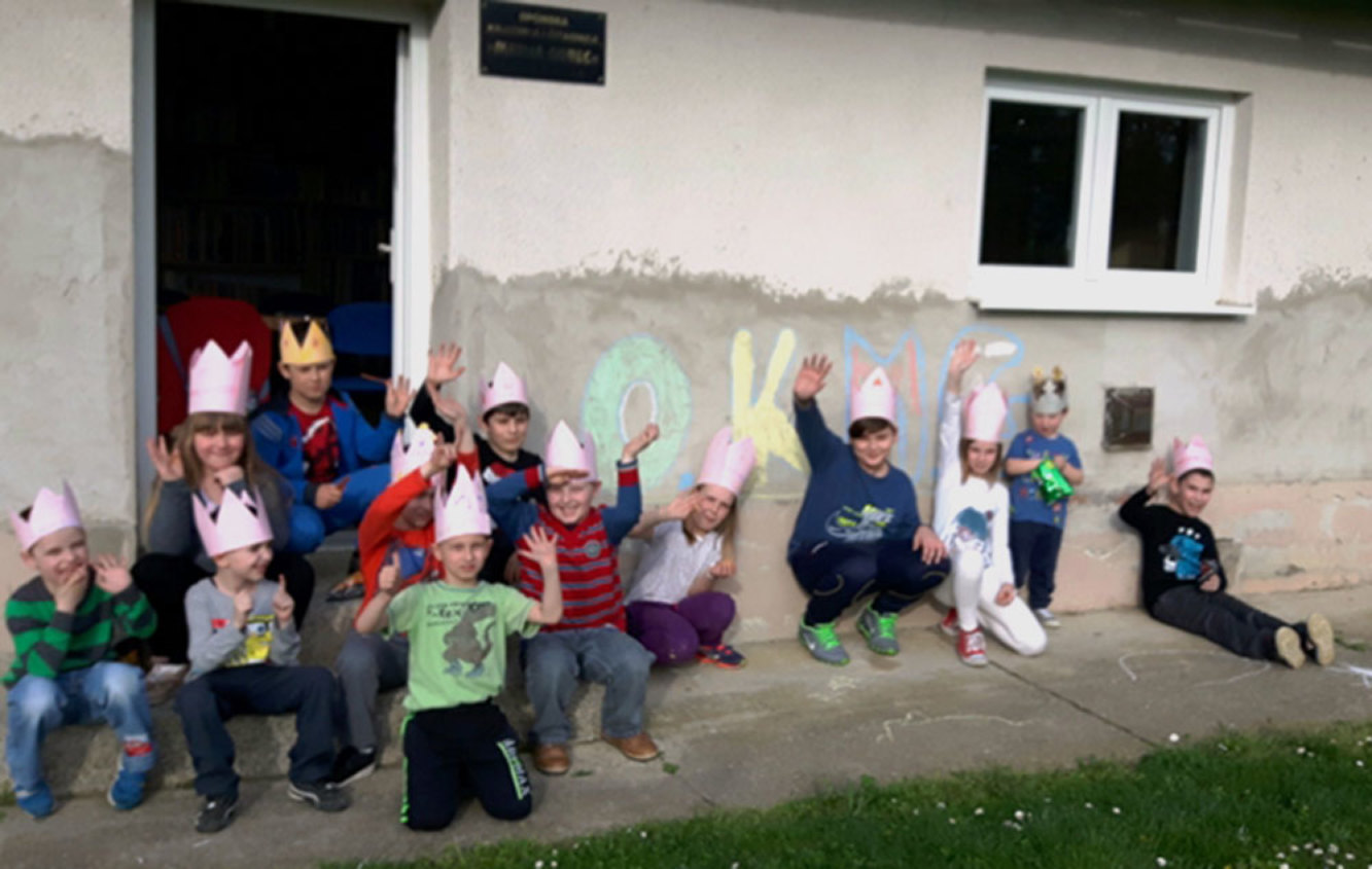 Učenici 2.b razreda OŠ Suhopolje sa svojom učiteljicom Violetom Milošević provode razredni projekt „Čitajmo mi u razredu svi“ 