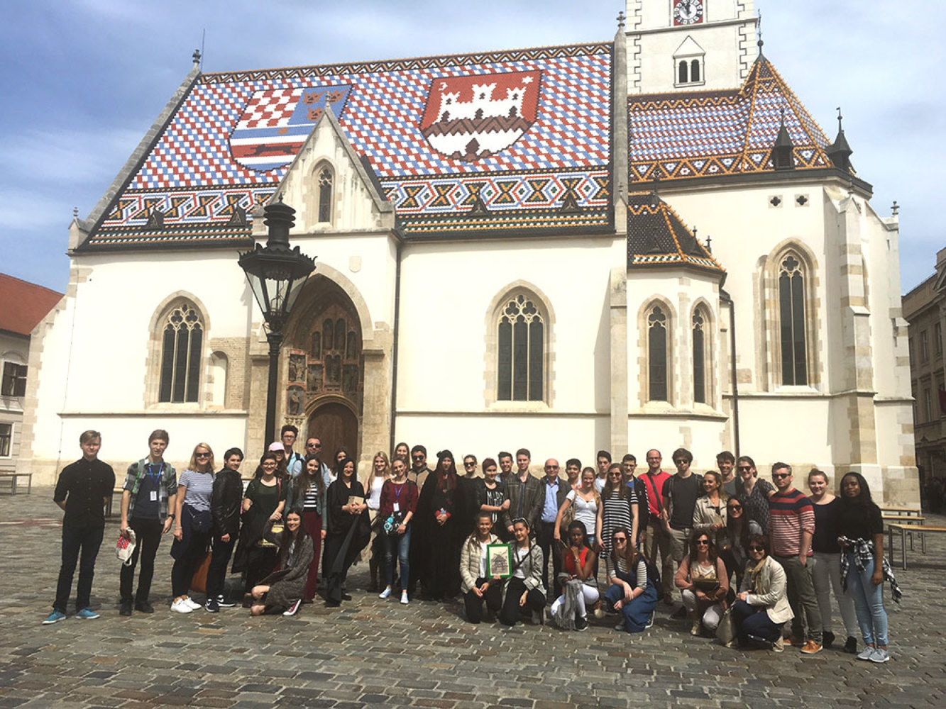 Prva gimnazija Varaždin ugostila je 24 učenika i 9 profesora iz Belgije, Turske, Rumunjske i Norveške u sklopu KA2 Erasmus+ projekta „English through Entrepreneurship“. Cilj projekta je razvoj jezičnih i poduzetničkih kompetencija.