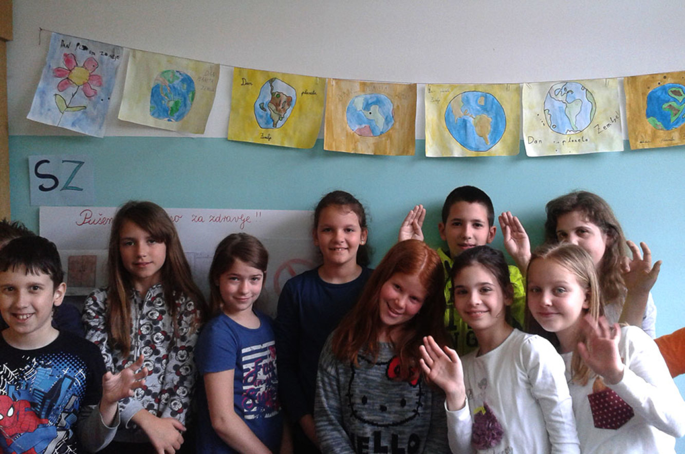 Za ovogodišnje obilježavanje obnavljanja statusa EKO-ŠKOLE te podizanja zelene zastave 
školskim kurikulukom odlučeno je da to bude na Dan planeta Zemlje [22.travnja]
