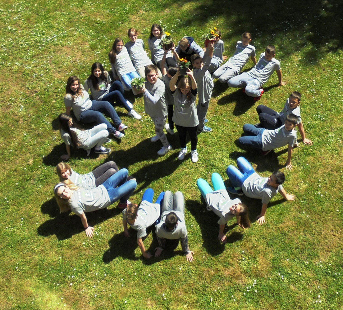 Povodom Dana planeta Zemlje u našoj školi održano je niz radionica, pokusa i istraživanja u ZELENOM TJEDNU ...