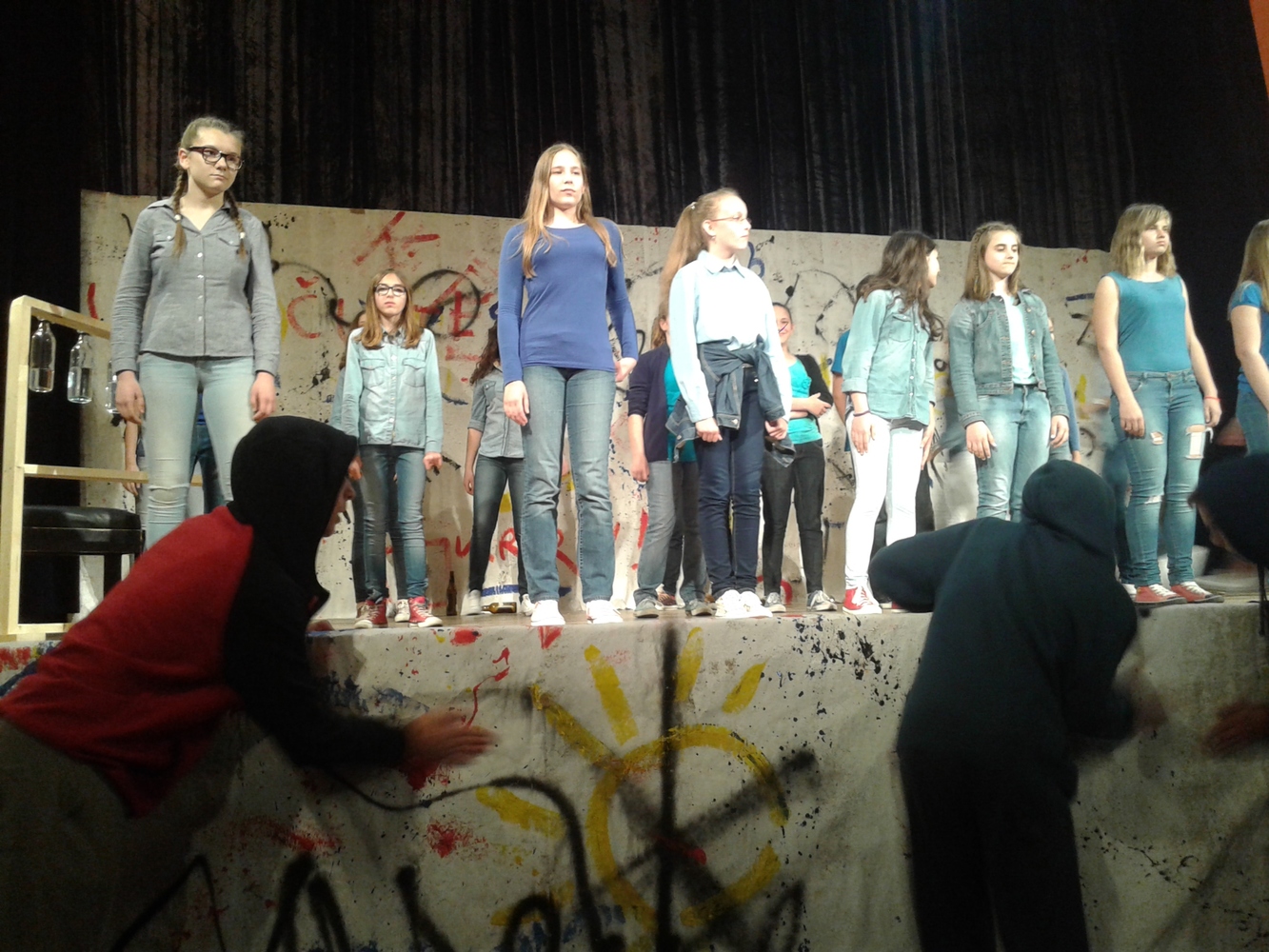 Prva osnovna škola Bjelovar već dugo izlazi iz okvira standardnih školskih priredaba na koje smo navikli, a ovogodišnja, nadmašila je sva očekivanja gledatelja.