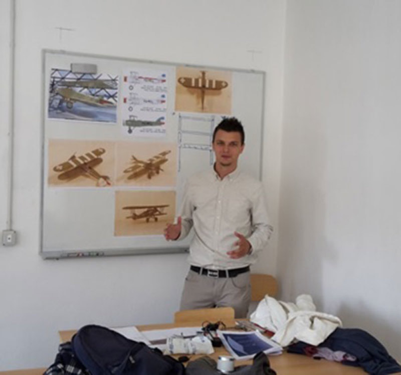 Profesor Željko Posavec razrađuje ideje, nacrte i konstrukcije.