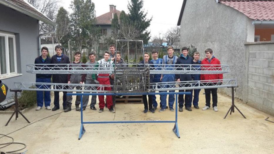 Srednja škola Ludbreg je u suradnji s gradom Ludbregom uspješno je privela kraju projekt cvjetnu instalaciju „Fizirov avion“. 