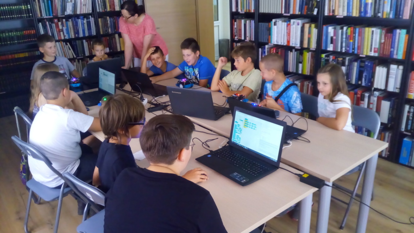 Osijek i Čepin su imali radionicu robotike, pa potom Vinkovci i Cerić zahvaljujući udrugi Institut za razvoj i inovativnost mladih (IRIM) koja provodi projekt Croatian Makers u pokretu ...