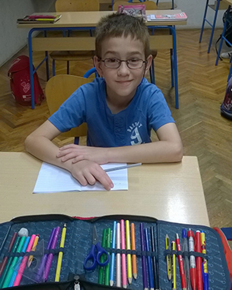 TKO JE NIKO KNEŽEVIĆ > Dječak. Učenik. Mali pjesnik. Veliki brat…
