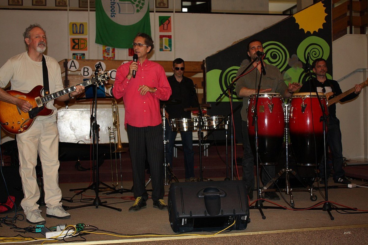 Nakon cjelodnevnog računanja na abacusu, drugog dana, sudionici skupa opustili su se uz koncert grupe 