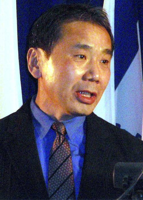 za sreću, gdje god da je pronašli, i pritom nipošto ne smijete previše brinuti o drugim ljudima. Moje mi iskustvo govori da nitko od nas tijekom života ne dobije više od dvije-tri takve prilike, i – ako ih propustimo – žalit ćemo za njima ostatak života.“ 
Haruki Murakami, japanski književnik
