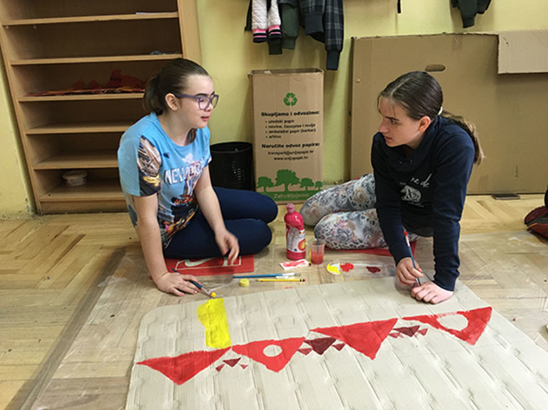 Zajednički rad u likovnoj radionici