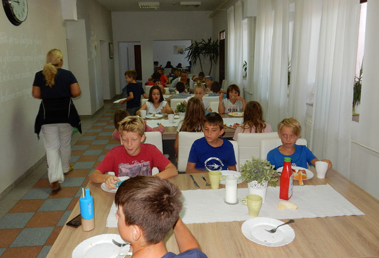 Lički doručak za mališane iz svih dijelova Hrvatske