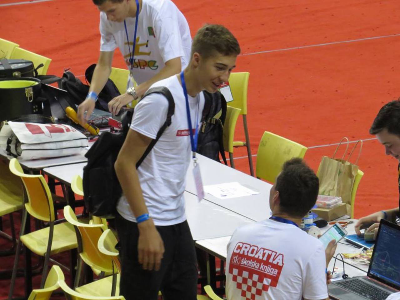 U 'RESCUE MAZE' u sve tri trke do sada smo najbolji. Nijemci nam 'pušu za vratom' ali ne može nam nitko ništa jer s nama je ŠKOLSKA KNJIGA!!!