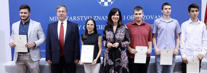 Školski portal: Maturantici Ivi BARAĆ nagrada 