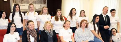 Školski portal: Članice futsal ekipe Srednje škole Koprivnica na Svjetsko prvenstvo