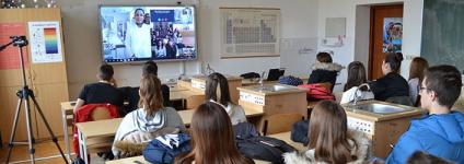 Školski portal: Sat iz kemije putem Skypea