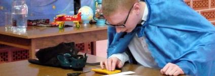 Školski portal: Učenici scenskim prikazom učili o romanu Mali princ