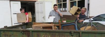 Školski portal: Vrijedni učenici očistili školu