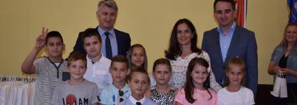 Školski portal: Župan ugostio nagrađene učenike osnovnih i srednjih škola