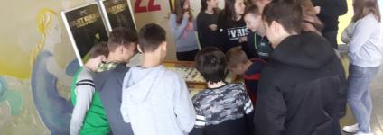 Školski portal: Postavljena izložba „Tajni svijet kukaca” 